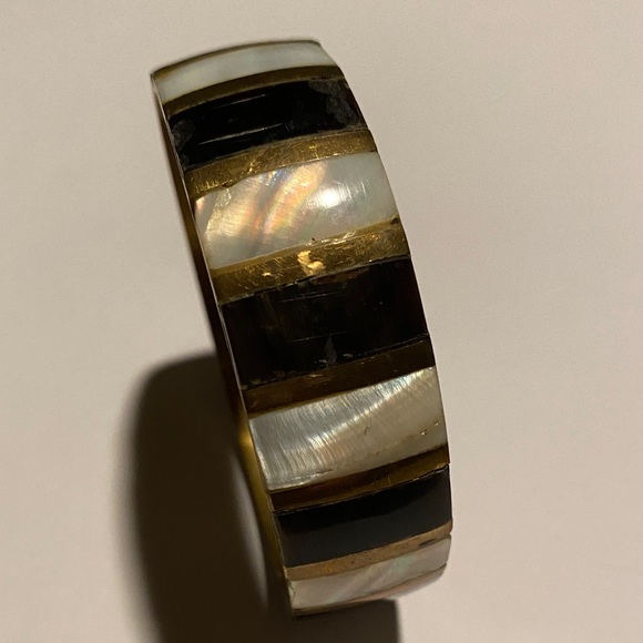 Vintage Jewelry - Vintage brass, Onyx and mother of pearl Bracelet